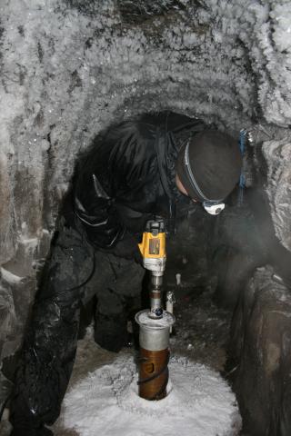 Alumnus Jesse Colangelo-Lillis (MS, '12) collects ice core samples in northern Alaska. Alumnus Jesse Colangelo-Lillis (MS, '12) collects ice core samples in northern Alaska.