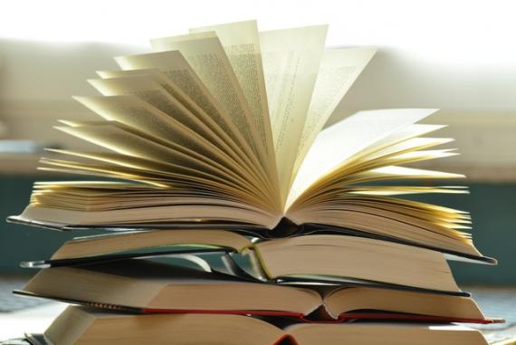 Blur-books-close-up-159866