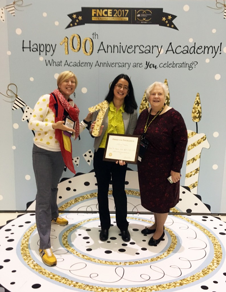 University of Washington Practitioners Anne Lund, Beth Ogata & Sharon Feucht pose with the Excellence in Practice Award at the 2017 Food & Nutrition Conference & Expo in Chicago, IL.