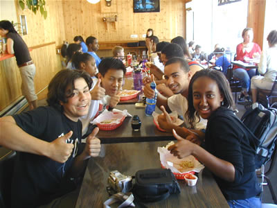 UB Students 2006 having lunch
