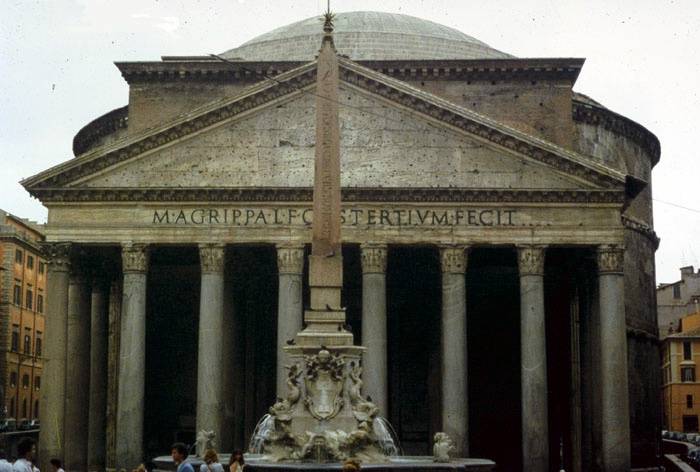 front side and top view of roman pantheon