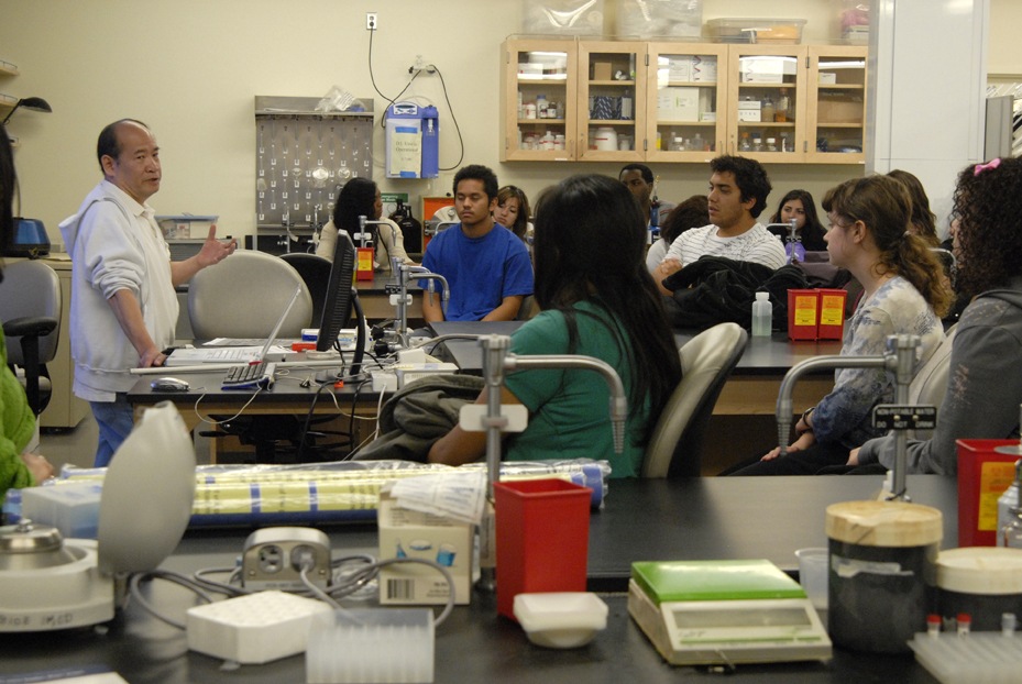 Teach Lab Health Sciences Center Minority Students Program