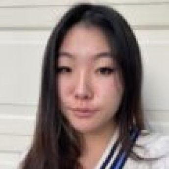 Headshot of Angie Suh