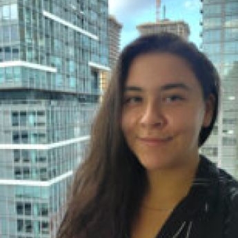 Headshot of Kyra Oziel 