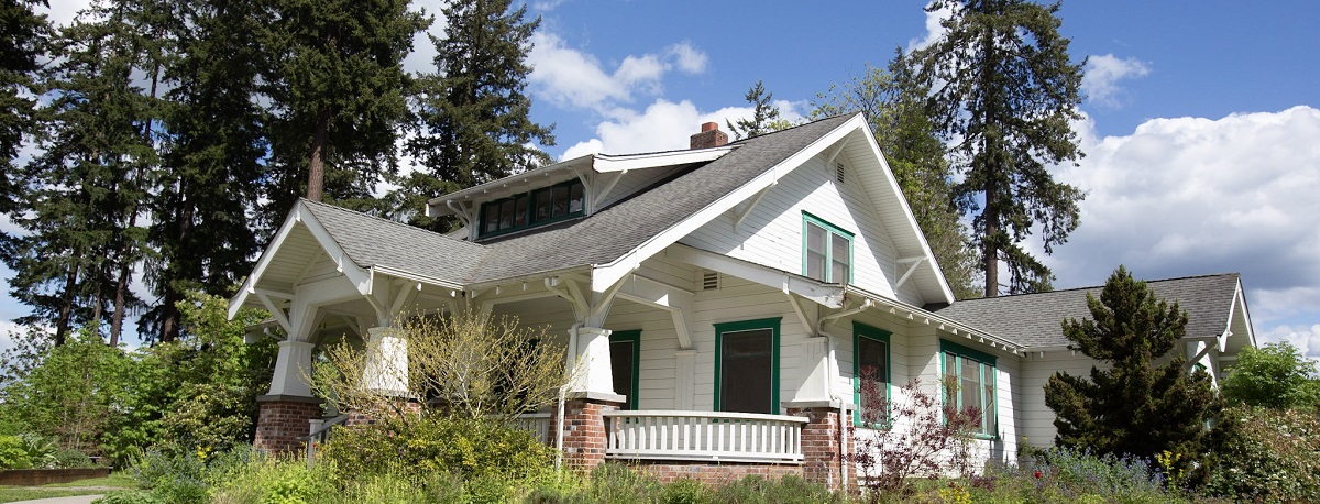 Truly House, a historical home on UW Bothell Campus where the Office of Connected Learning works is located.
