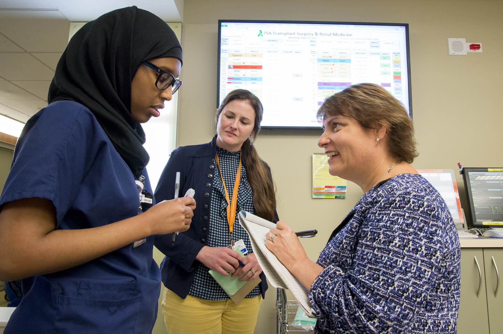 Cindy Sayre speaking with nurses